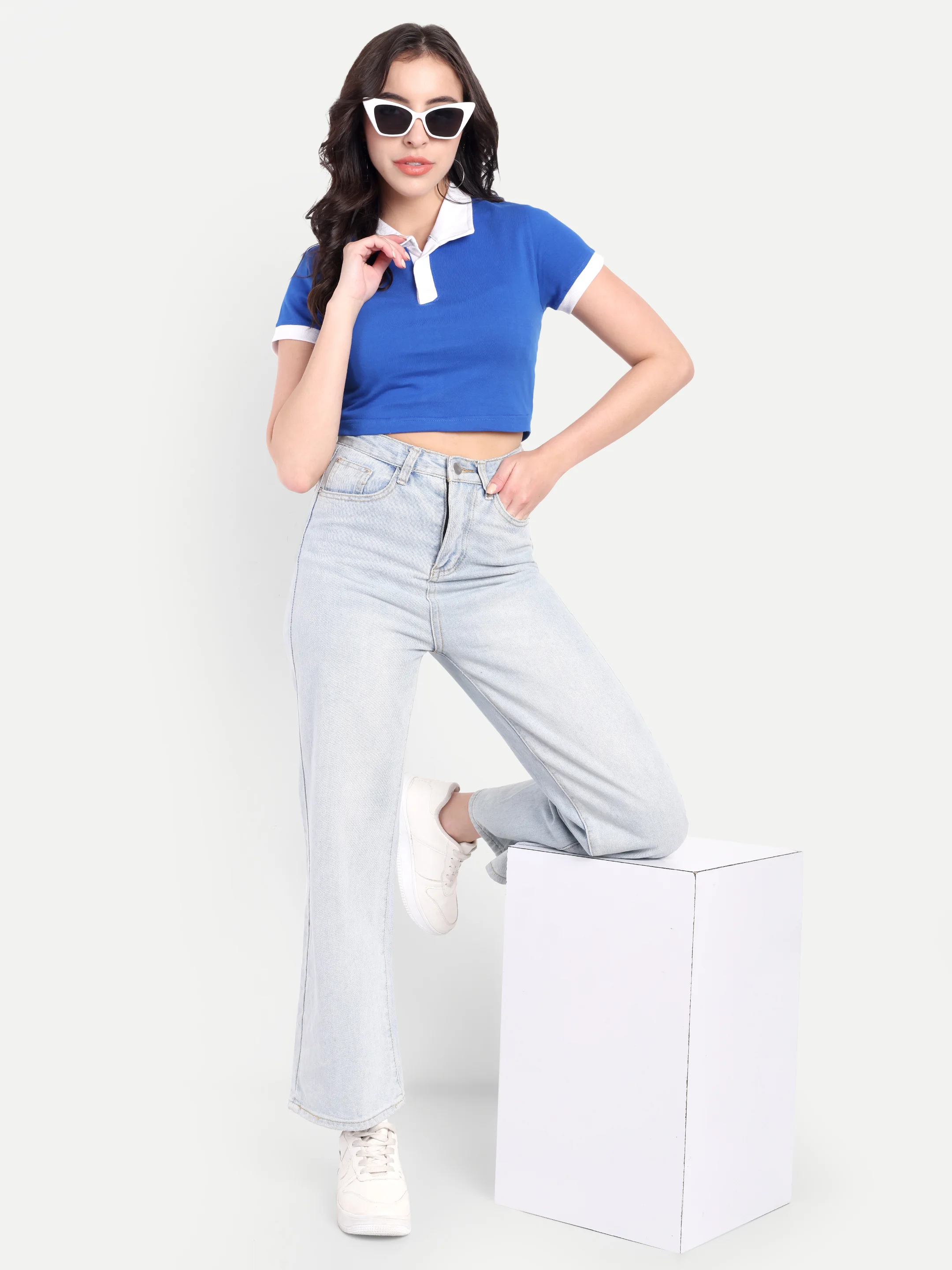 ecomm female shoot